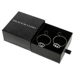 مملوكة مسبقًا Gucci GG Logo Britt Silver Hook Hoop Earrings