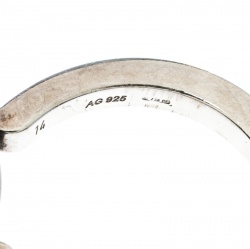 مملوكة مسبقًا Gucci Onyx G Boule Silver Ring Size 54.5