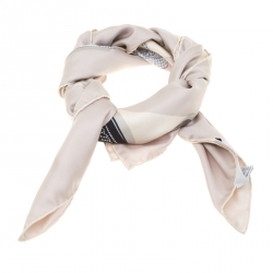 Pre Owned Gucci Beige Charm Bracelet Printed Silk Square Scarf