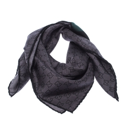 Pre Owned وشاح غوتشي GG حرير رصاصي مونوغرامي مربع