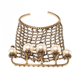 Pre Owned Gucci Faux Pearl Gold Tone Hand Harness Finger Ring Cuff Bracelet