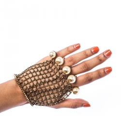 Pre Owned Gucci Faux Pearl Gold Tone Hand Harness Finger Ring Cuff Bracelet