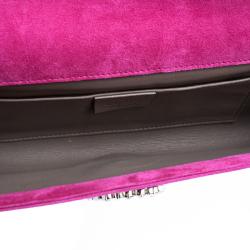 مملوكة مسبقًا Gucci Pink Suede Broadway Crystal Closure Clutch