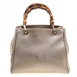 مملوكة مسبقًا حقيبة يد غوتشي جلد بيج ميتاليك بحمالة علوية من البامبو