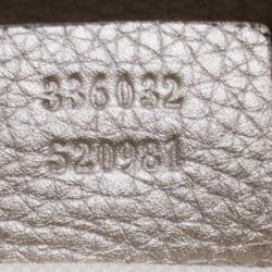 مملوكة مسبقًا حقيبة يد غوتشي جلد بيج ميتاليك بحمالة علوية من البامبو