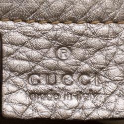 مملوكة مسبقًا حقيبة يد غوتشي جلد بيج ميتاليك بحمالة علوية من البامبو