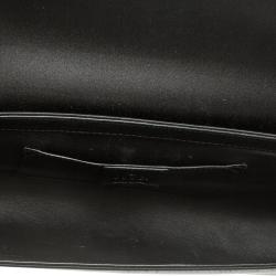 مملو كة مسبقًا Gucci Black Satin and Snakeskin Floral Embellished Clutch 