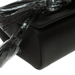 مملوكة مسبقًا Gucci Black Satin and Snakeskin Floral Embellished Clutch 