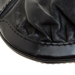 مملوكة مسبقًا حقيبة غوتشي كوين كبيرة جلد سوداء/ رصاصية