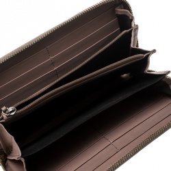 مملوكة مسبقًا محفظة غوتشي سحاب ملتف جلد لامعة غوتشيسيما مايكرو بيج