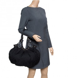 مملوكة مسبقًا Gucci Black GG Canvas Medium Pelham Studded Hobo