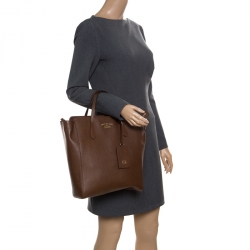 Pre Owned حقيبة يد غوتشي سوينغ متوسطة جلد بنية داكنة