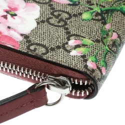 Gucci Beige GG Supreme Canvas Blooms Card Case