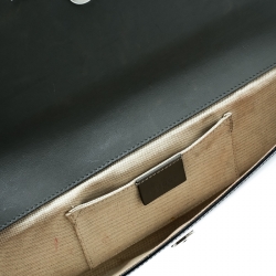 مملوكة مسبقًا Gucci Grey Patent Leather Clutch 