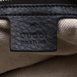 مملوكة مسبقًا حقيبة سوهو غوتشي جلد محبب سوداء متوسطة