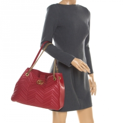 Pre Owned Gucci Red Matelassé Leather Medium GG Marmont Tote
