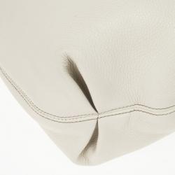 Pre Owned Gucci Off-White Pebbled Calfskin Leather Soho Hobo Bag