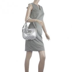 مملوكة مسبقًا Gucci Metallic Silver Guccissima Leather Small Britt Shoulder Bag