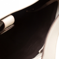 مملوكة مسبقًا حقيبة غوتشي جاكي جلد كريمي غوتشيسيما متوسطة