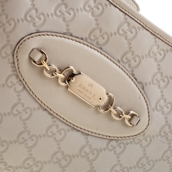 مملوكة مسبقًا حقيبة غوتشي جاكي جلد كريمي غوتشيسيما متوسطة