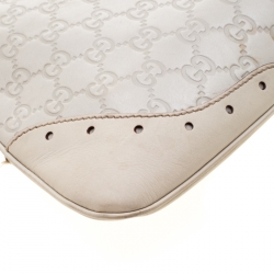 مملوكة مسبقًا حقيبة غوتشي جاكي جلد كريمي غوتشيسيما متوسطة