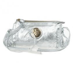 مملوكة مسبقًا Gucci Silver Metallic Patent ‘Hysteria’ Clutch