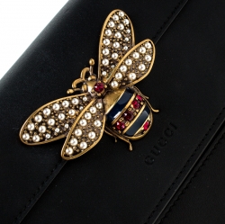 مملوكة مسبقًا Gucci Black Leather Bee Embellished Crossbody Bag