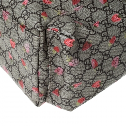 Pre Owned Gucci Beige GG Coated Canvas Strawberry-Print Diaper Messenger Bag