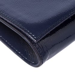 مملوكة مسبقًا Gucci Navy Blue Patent Leather Soho Clutch