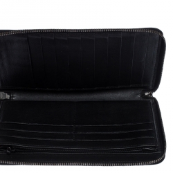مملوكة مسبق�ًا Gucci Black Guccissima Leather Zip Around Wallet