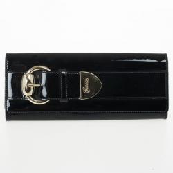 مملوكة مسبقًا Gucci Black Patent Leather Buckle Clutch