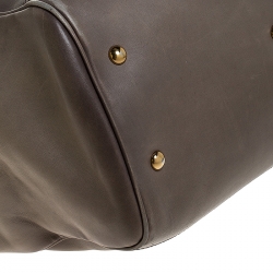 مملوكة مسبقًا Gucci Taupe Leather Duilio Brogue Satchel 