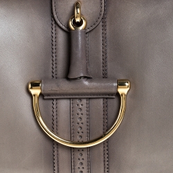 مملوكة مسبقًا Gucci Taupe Leather Duilio Brogue Satchel 