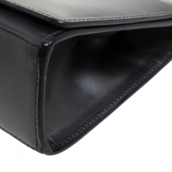 مملوكة مسبقًا حقيبة يد صغيرة غوتشي إطار جلد رمادية ميتالك