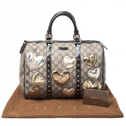 Pre Owned حقيبة غوتشي Hearts Joy Boston متوسطة كانفاس مقوى سوبريم GG عاجية/ بيج