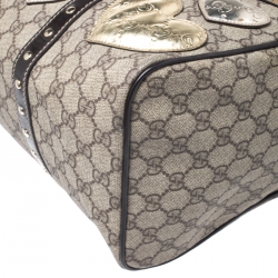 Pre Owned حقيبة غوتشي Hearts Joy Boston متوسطة كانفاس مقوى سوبريم GG عاجية/ بيج