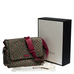 Pre Owned Gucci Beige/Pink GG Supreme Canvas and Leather Strawberry Print Diaper Messenger Bag