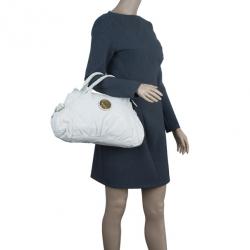 مملوكة مسبقًا حقيبة غوتشي هيستريا جلد أبيض وسط