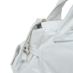 مملوكة مسبقًا حقيبة غوتشي هيستريا جلد أبيض وسط