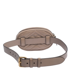 مملوكة مسبقًا حقيبة خصر غوتشي "مارمونت" مزينة بشعار الماركة جي جي جلد ماتيلاس بيج