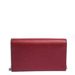 مملوكة مسبقًا Gucci Red Leather Betty Wallet on Chain
