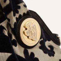 مملوكة مسبقًا Gucci Black and Gold Tapestry Hysteria Bag