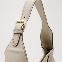 مملوكة مسبقًا Gucci Cream Guccissima 85th Anniversary Hobo