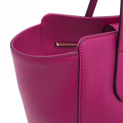 مملوكة مسبقًا حقيبة غوتشي سوينغ جلد فوشيا