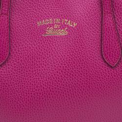 مملوكة مسبقًا حقيبة غوتشي سوينغ جلد فوشيا