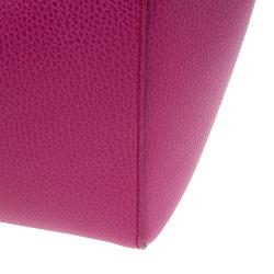 مملوكة مسبقًا حقيبة غوتشي سوينغ جلد فوشيا