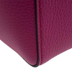 مملوكة مسبقًا حقيبة غوتشي سوينغ جلد فوشيا