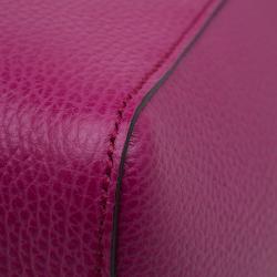 مملوكة مسبقًا حقيبة غوتشي سوينغ جلد فوشيا