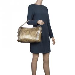 مملوكة مسبقًا Gucci Gold Python Medium Bella Hobo