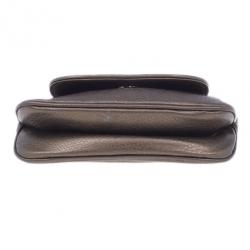 مملوكة مسبقًا Gucci Metallic Gold Leather Small Logo Detail Chain Link Crossbody Bag